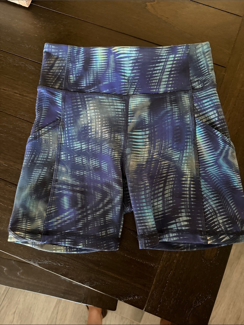 Lululemon invigorate high-rise 4 inches, size 4. Worn once!